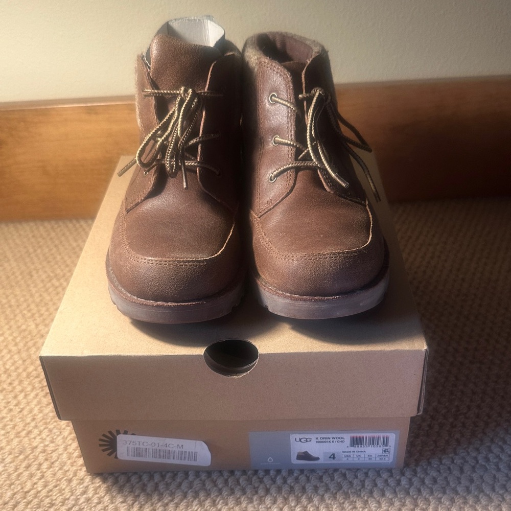 UGG Kids Brown Wool-Trimmed Dress Shoes